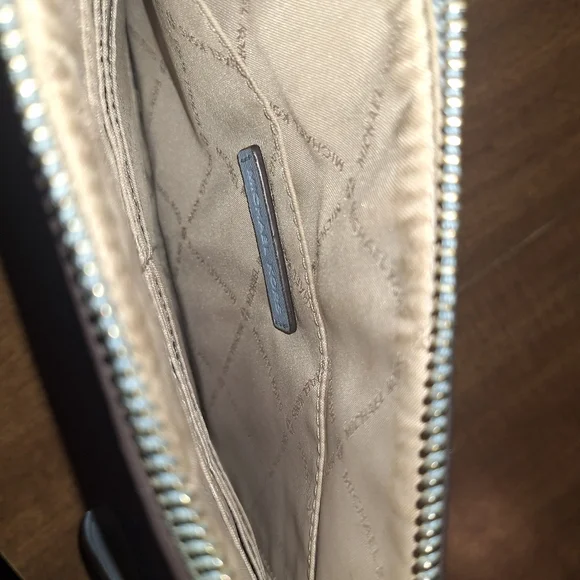 Michael Kors Light Blue Clutch Wristlet, Vintage Collectible ** - Picture 3 of 3